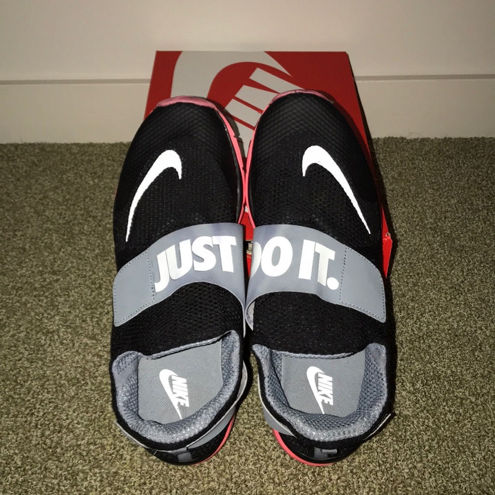 Men’s size 10 Nike Lunarfly 306